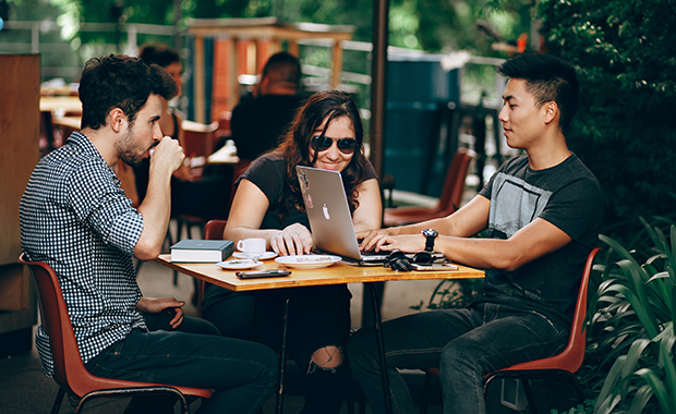Dating in a New City: Apps and Meetup Ideas